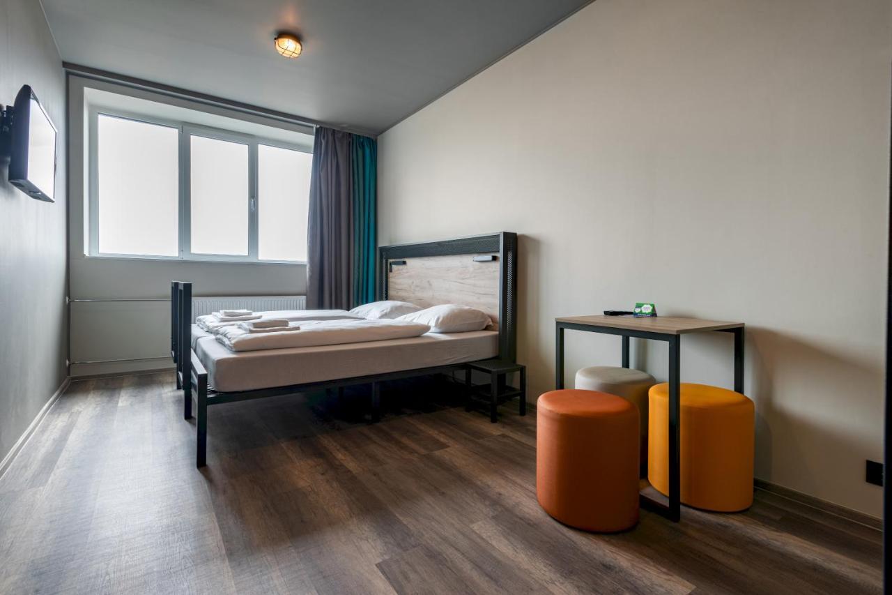 Twin Room,1593788931:JPEG