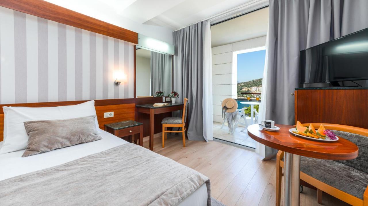 Double or Twin Room Balcony Sea View