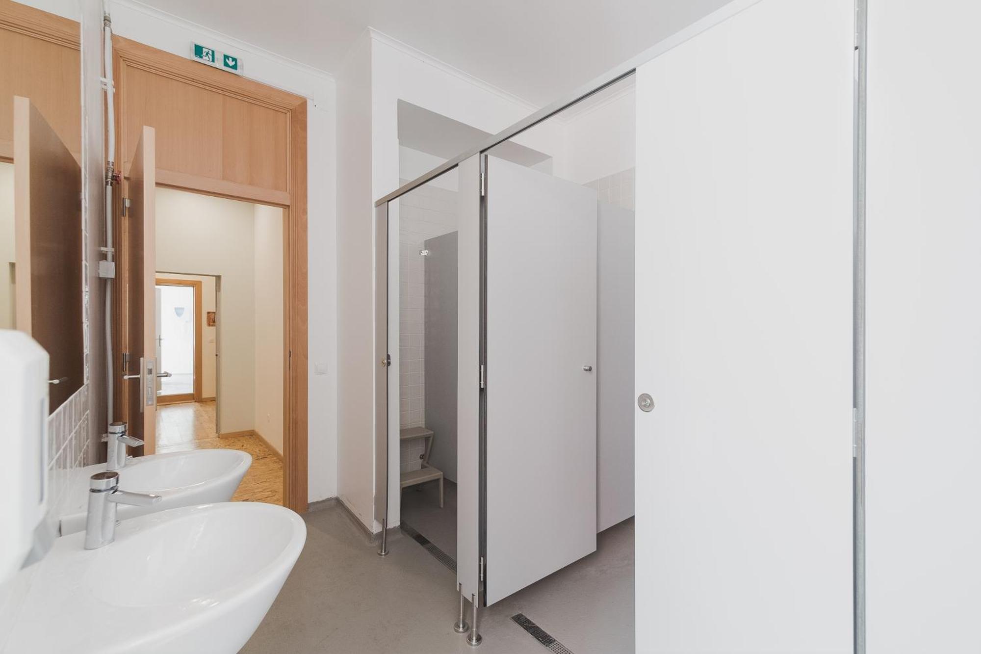 Quarto Duplo com Casa de Banho Partilhada