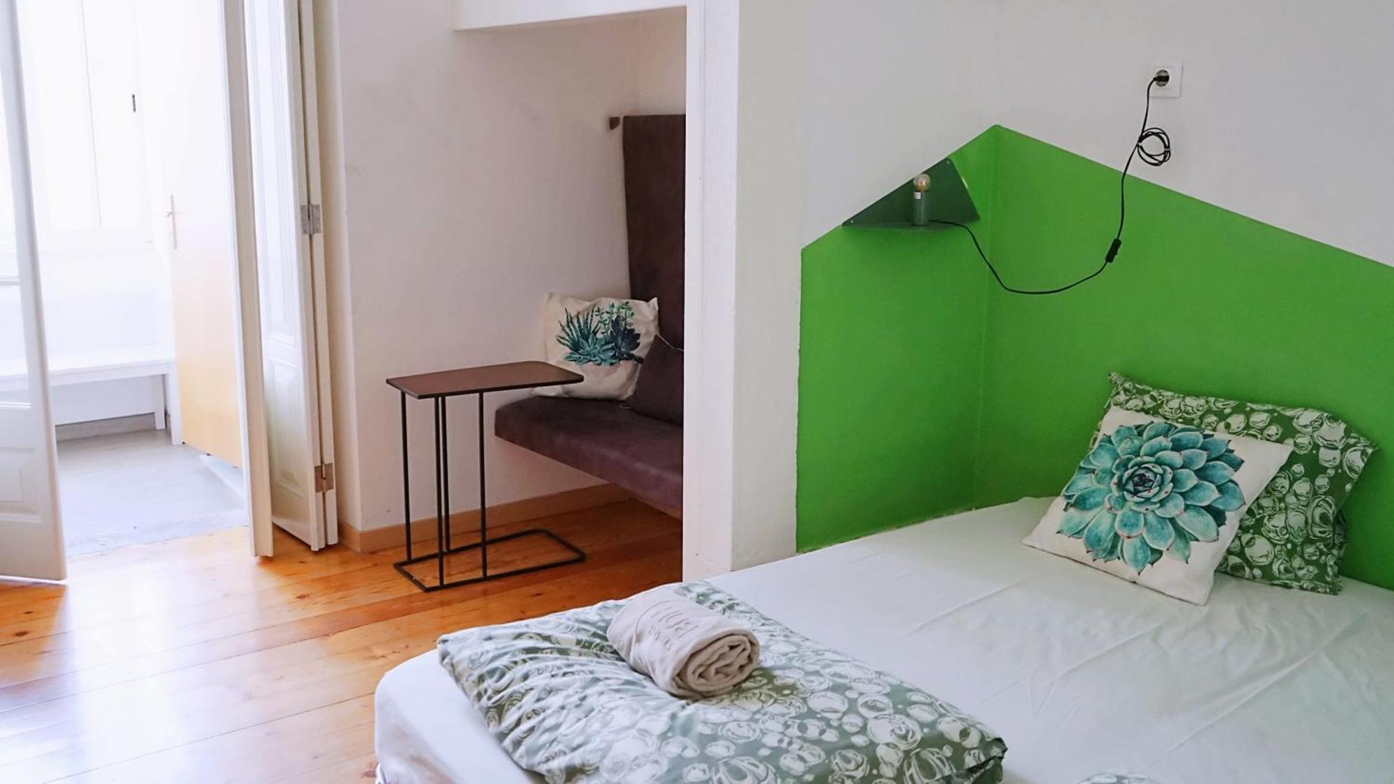 Quarto Duplo com Casa de Banho Privativa