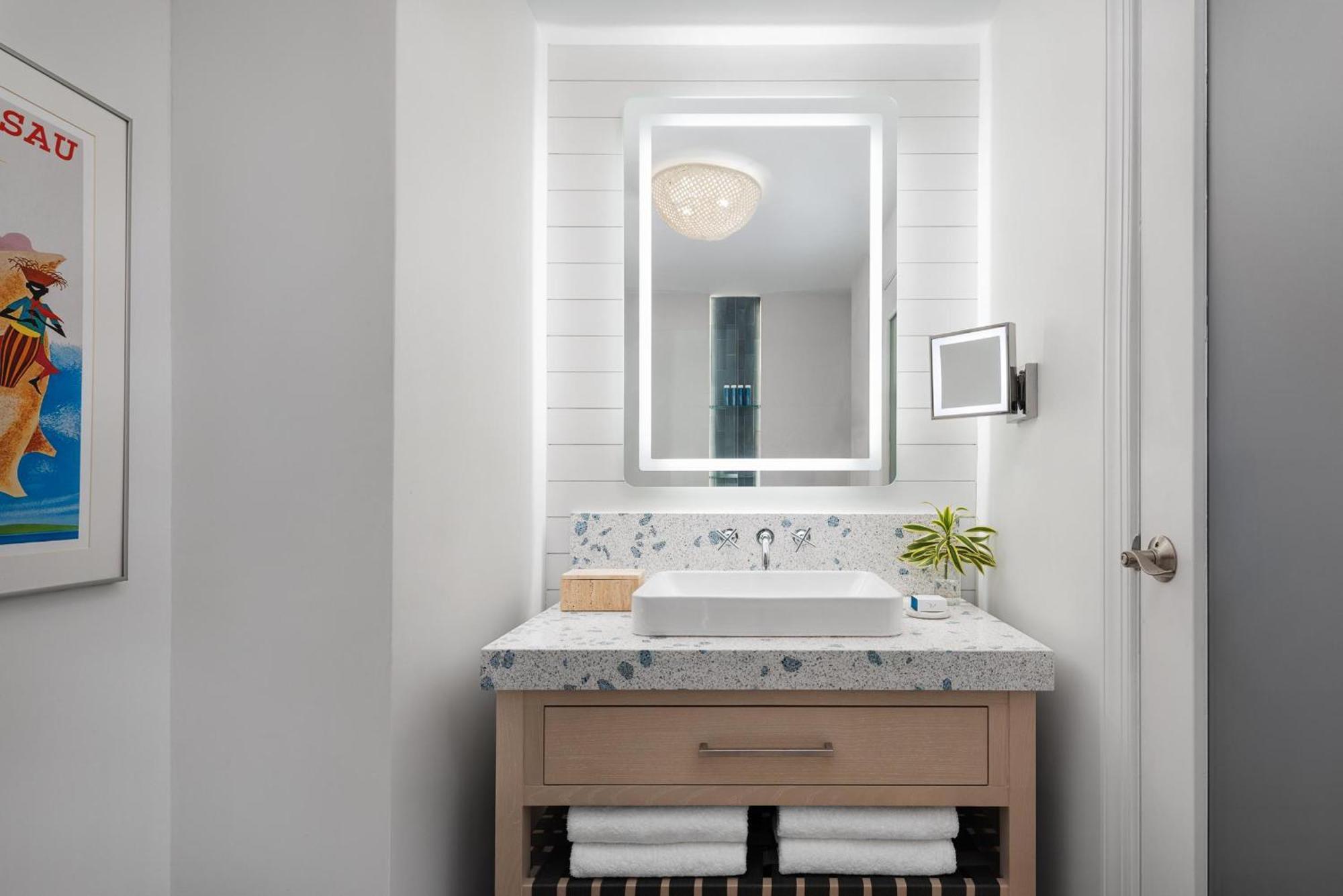 East Bay Beachfront Swim-up Butler Suite Patio Tranquility Soaking Tub,1645690511:JPEG