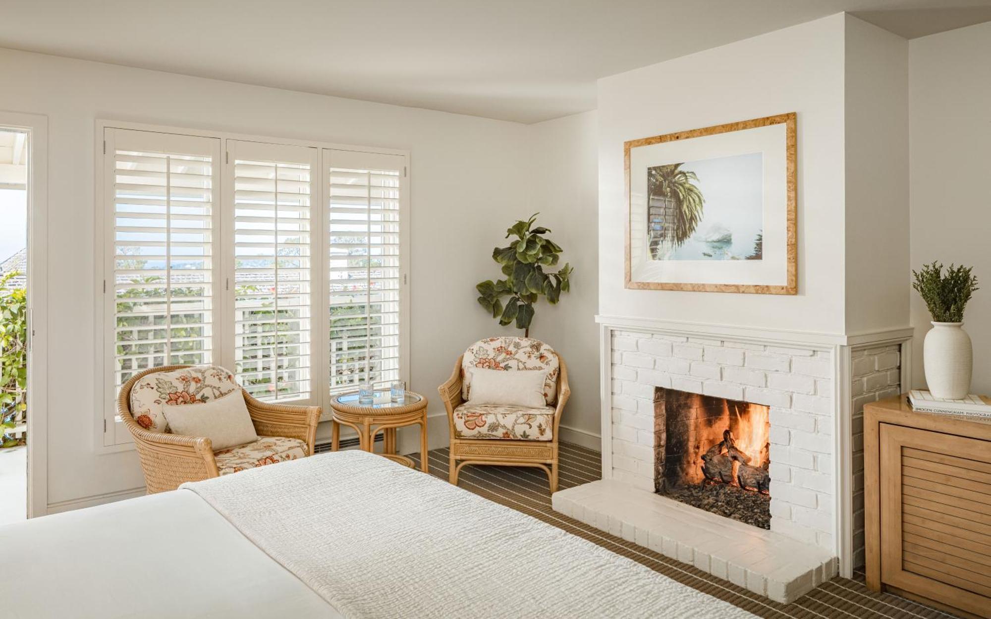 Fireplace Courtyard King