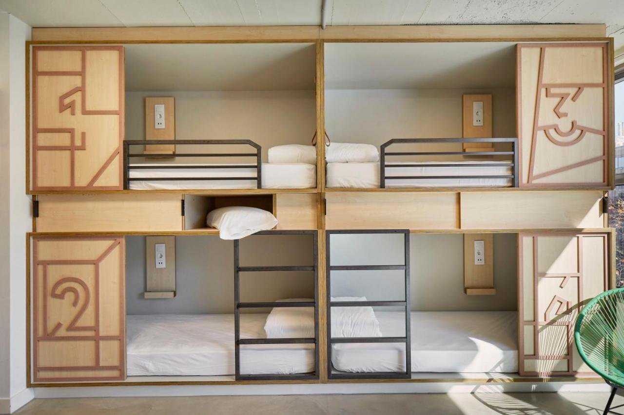 Bed 8-Bed Mixed Dormitory Room