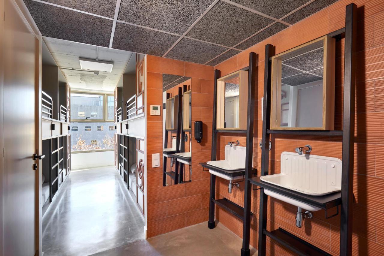 Bed 8-Bed Mixed Dormitory Room
