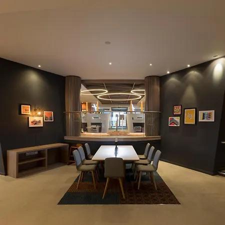 Holiday Inn Edinburgh Zoo By Ihg-3