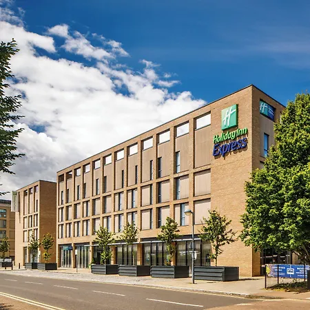 Holiday Inn Express London - Excel By Ihg-2