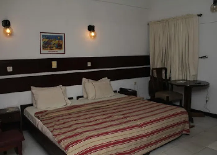 Room In Lodge - Whispering Palms Resort Lagos